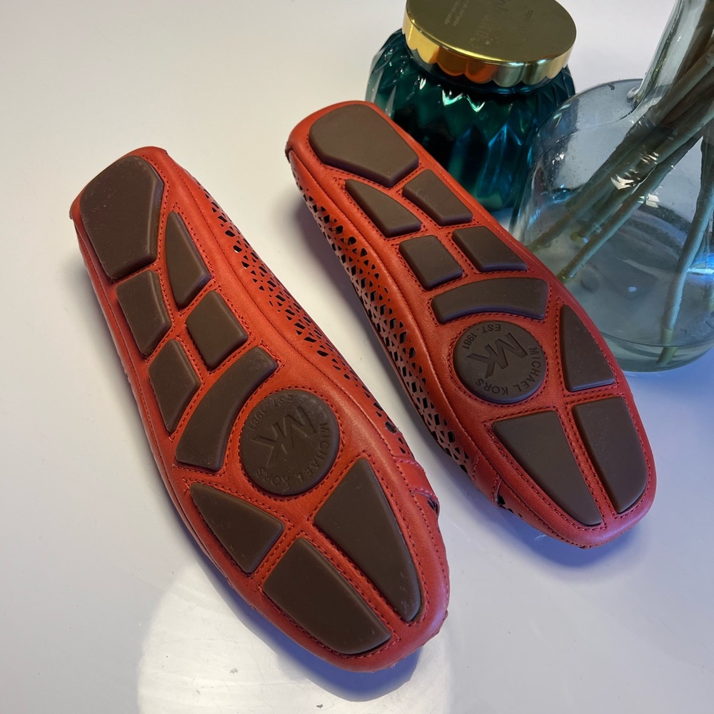 Michael Kors salmon colored flats size 8 - Picture 2 of 4